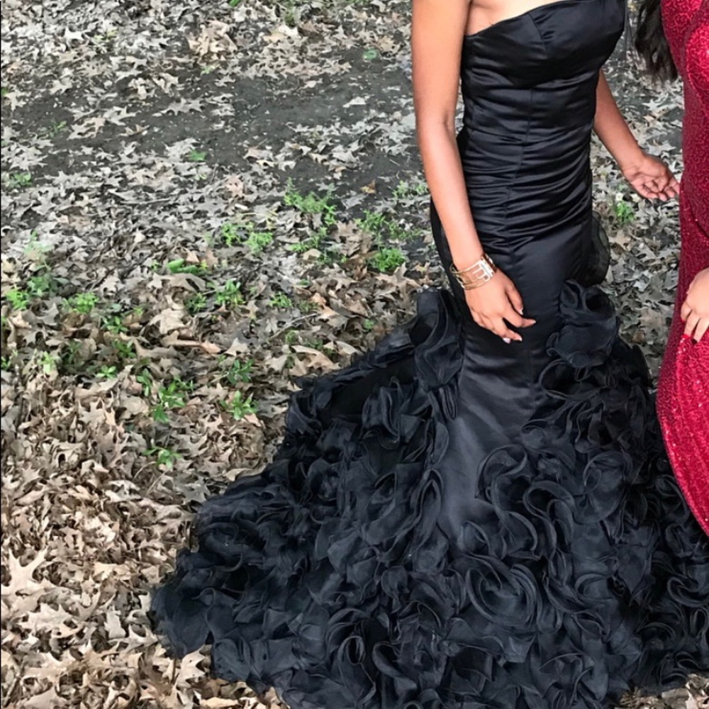 Dress - Picture 2 of 2